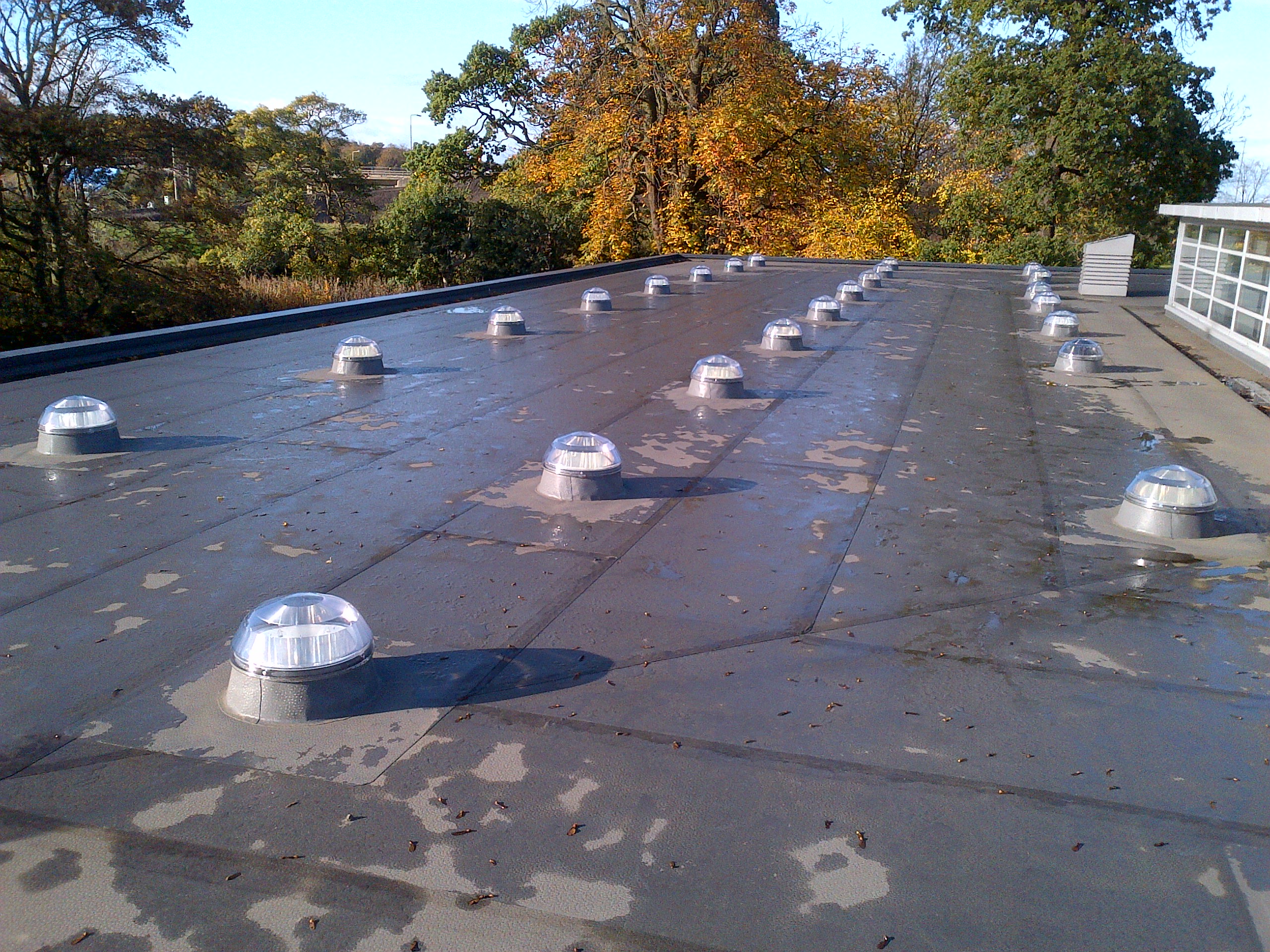 Will a Solatube tunnel sun light from a flat roof