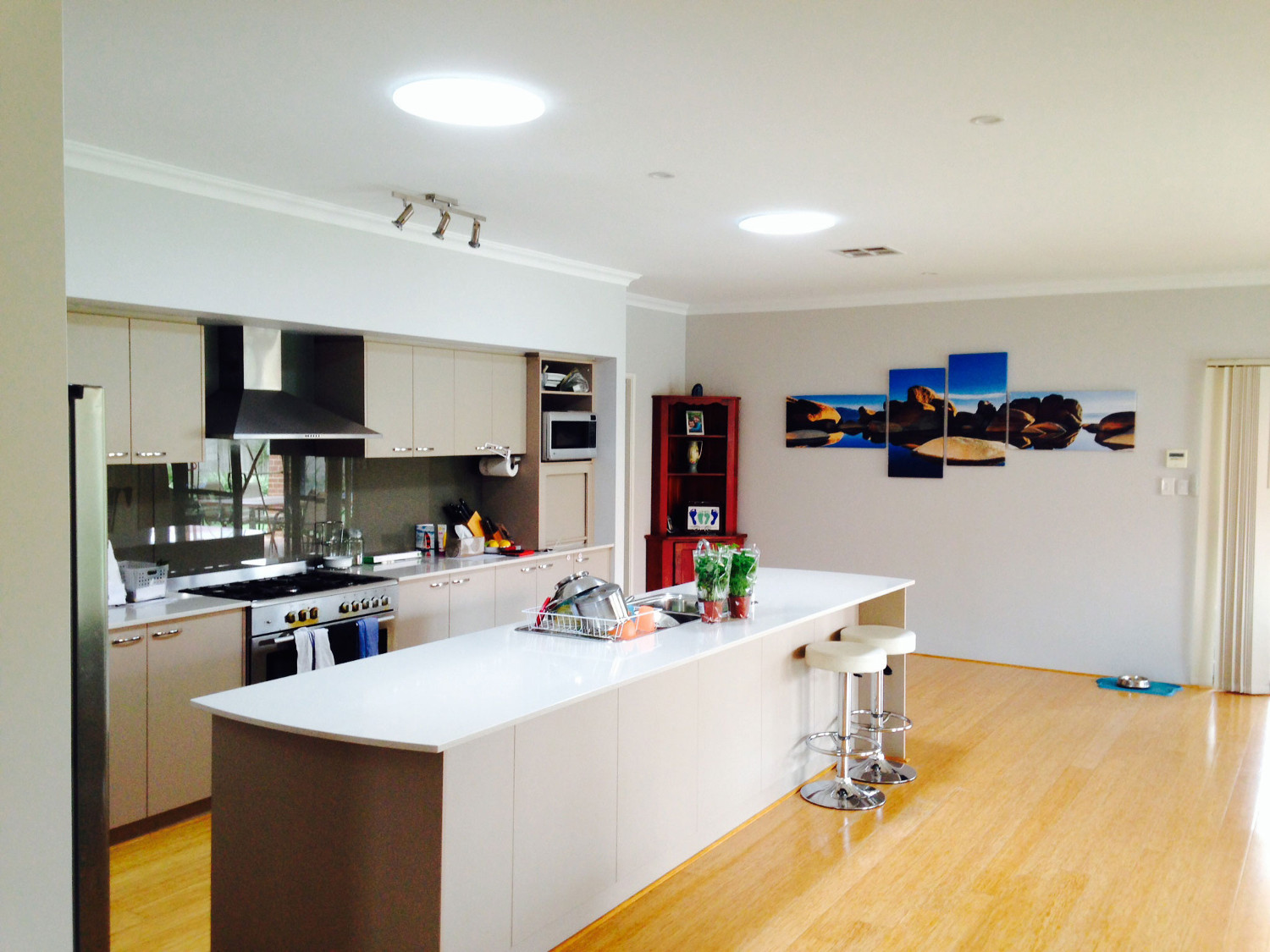 How to brighten up a dark kitchen with daylight