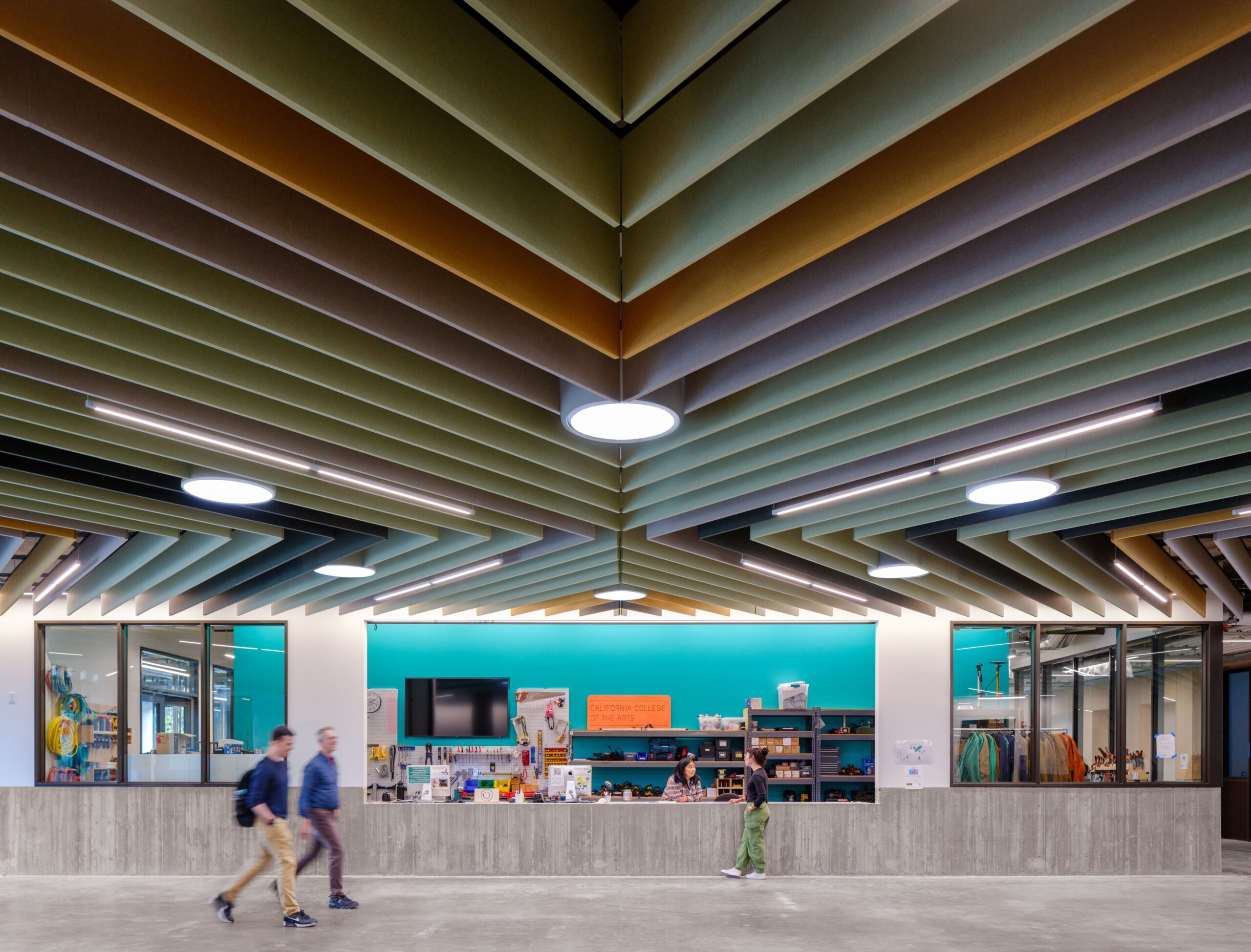 what are the benefits of daylight in retail